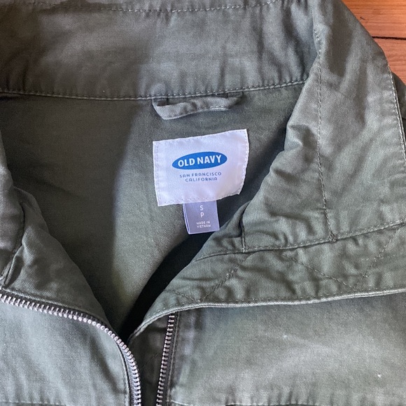 Old Navy Army Zip Jacket with snapped pockets hits just below waist - Picture 2 of 4